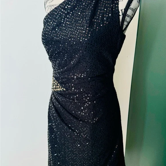 Size 8 Jackie Jon black one shoulder cocktail dress. In excellent condition. - Picture 2 of 9